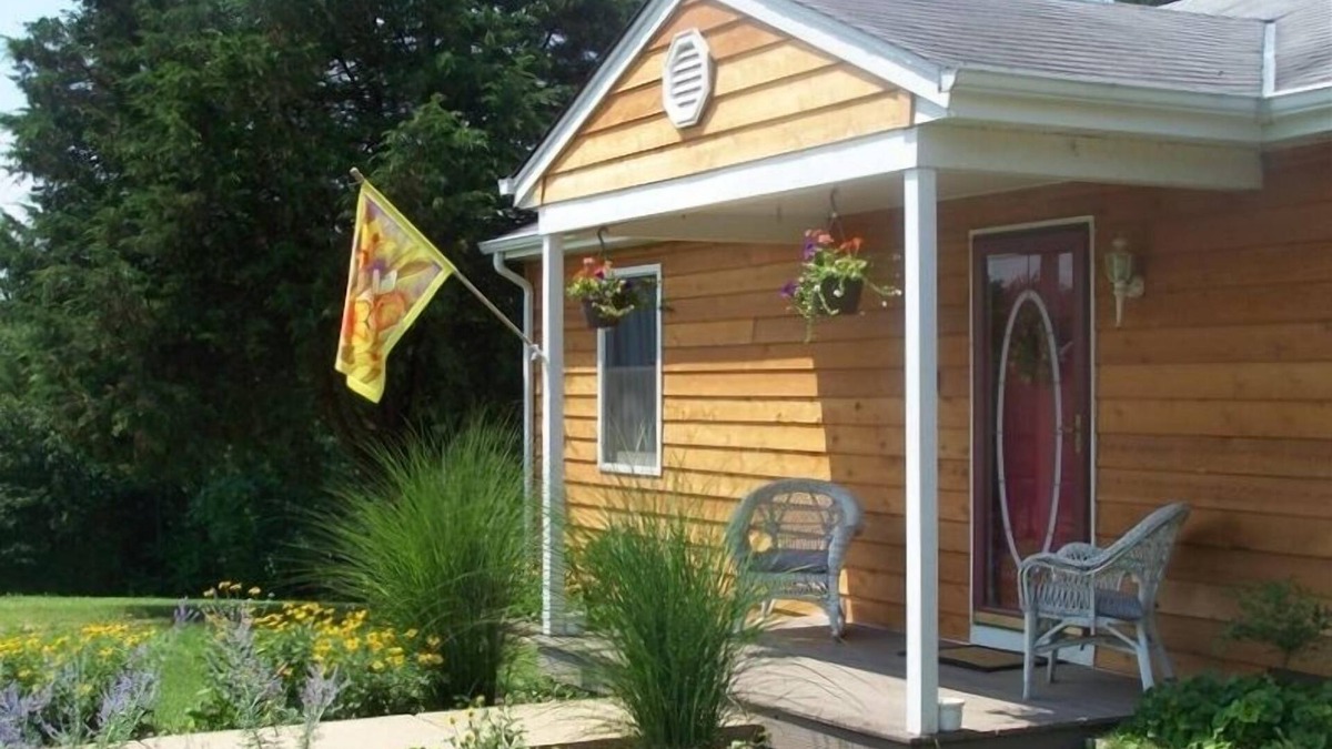 Luray Cabin | Cedar Breeze~Cozy Cabin Getaway~Hot Tub, River Access, Fishing, Hiking,& Mt View