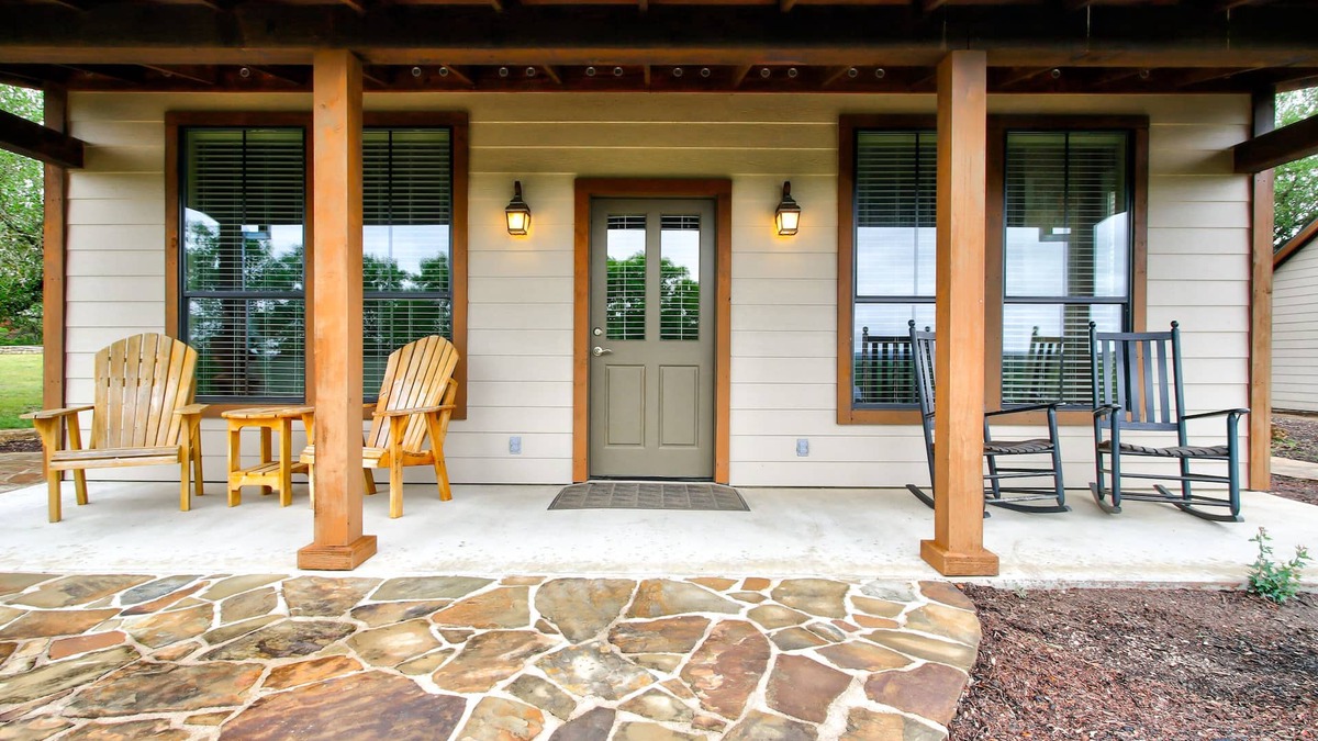 Comfort Apartment | Cedar Cabin at Riven Rock Ranch in Comfort