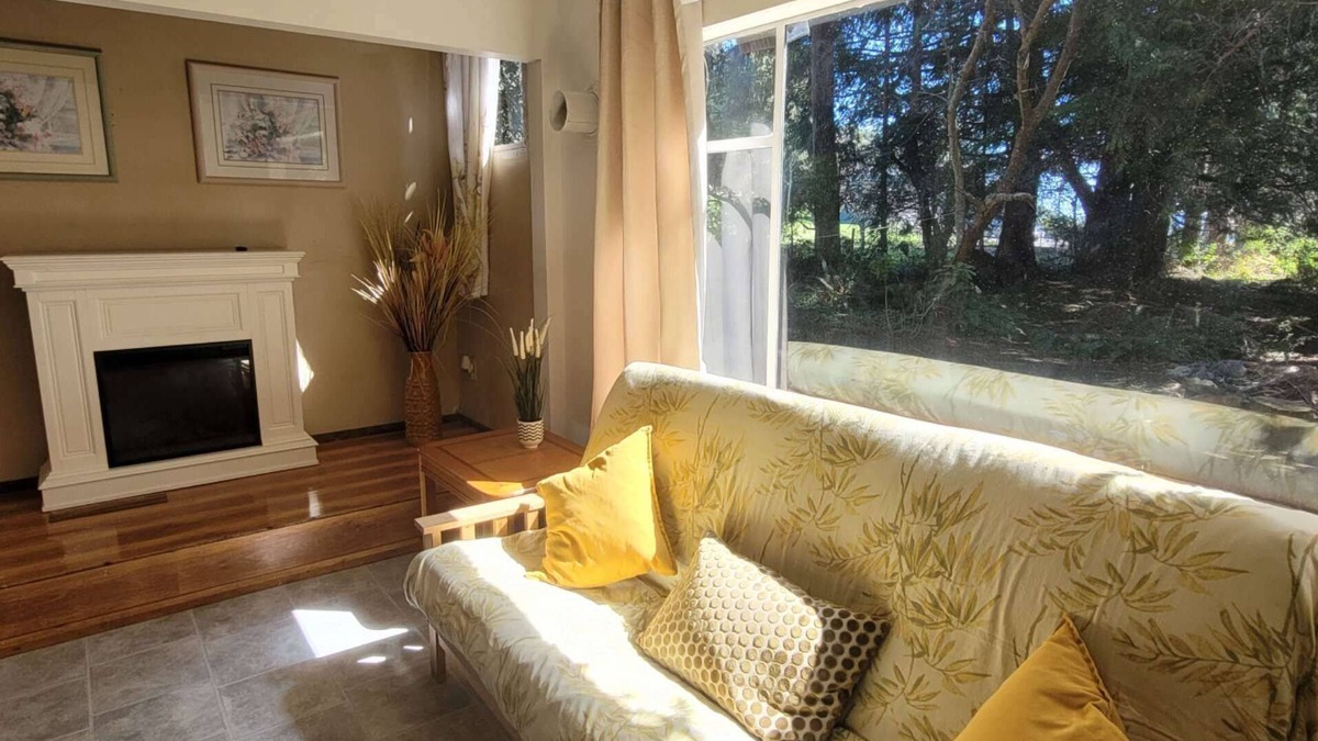 Powell River Cabin | Cedar Cottage 2 Bedroom Near Lund