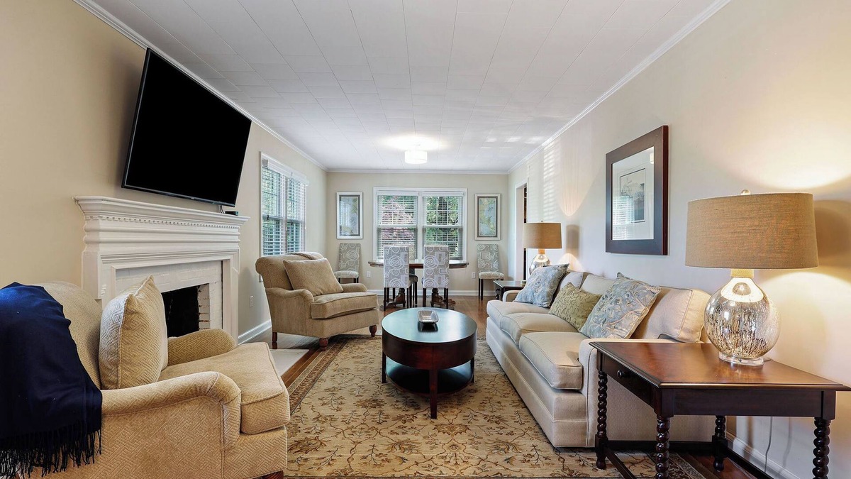 Guntersville House | Cedar Cottage at Lake Guntersville nLocated a block from boat launch and park