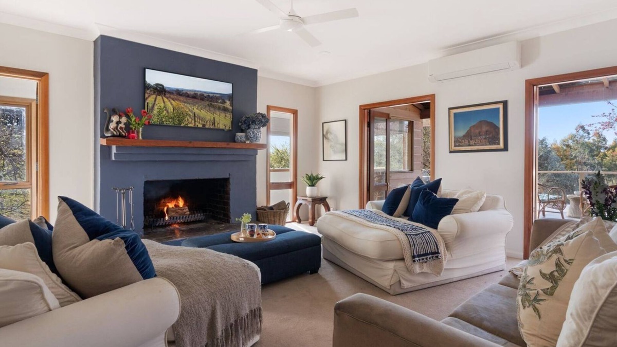 Canyonleigh House | Cedar Cottage – charming rural vistas