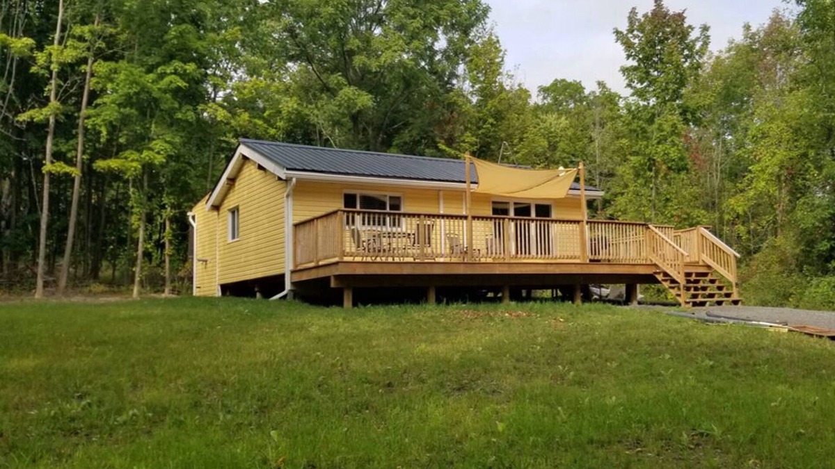 Adolphustown Cottage | Cedar Cottage Dream - Newly Renovated and Sleeps 5