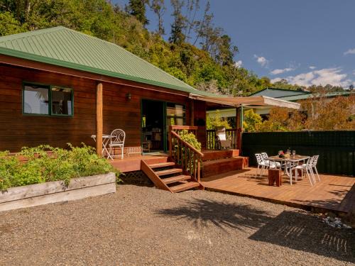 Tairua House | Cedar Cottage - Tairua Holiday Home