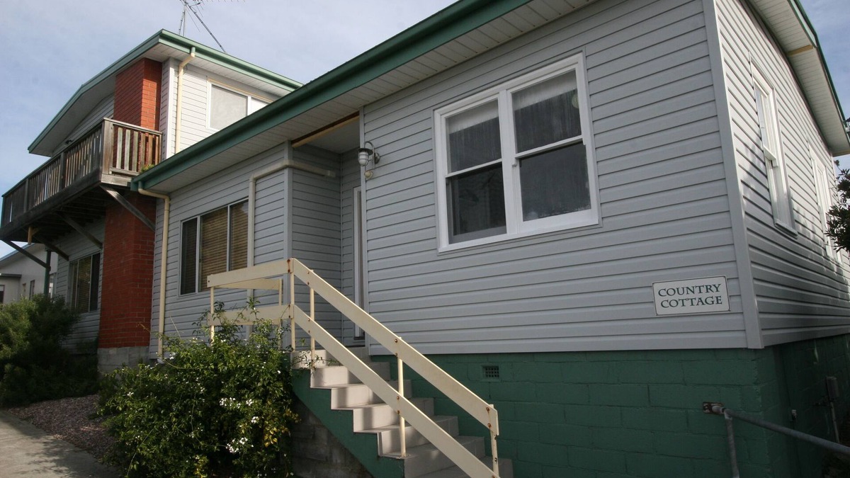 Blackmans Bay House | Cedar Cottages Blackmans Bay - Country Cottage