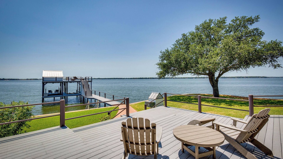 Leisure Land House | Cedar Creek Lake Views: Gorgeous Mabank House!