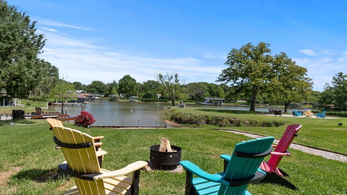 Tool House | Cedar Creek Lake Waterfront Rental & Retreat — with Kayak, Fishing, & Fire Pit!
