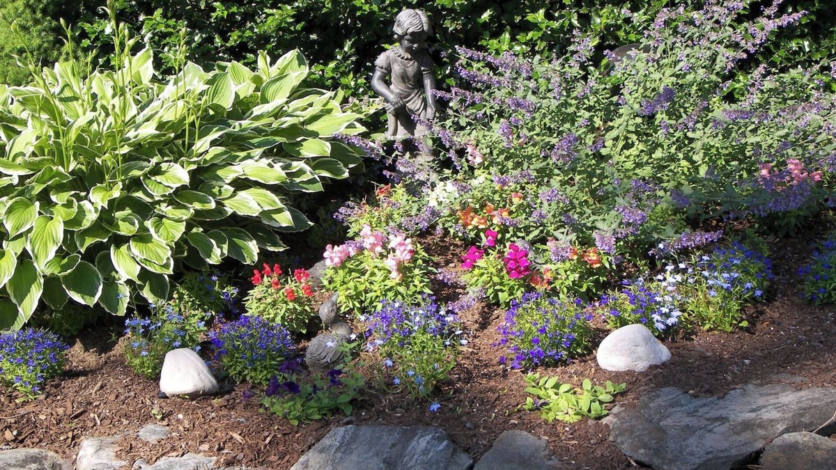 Camden Hotel | Cedar Crest Inn