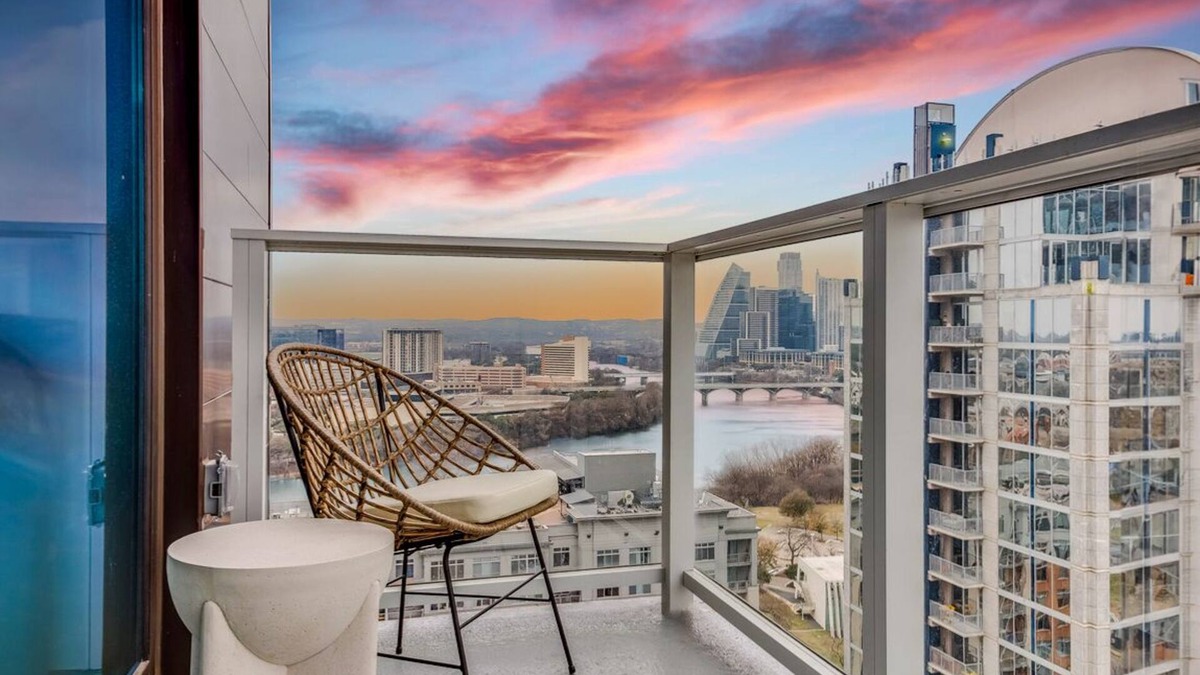East Cesar Chavez Condo | Cedar Door by AvantStay | Brand New Condo Room in Austin w/Amazing Amenities!
