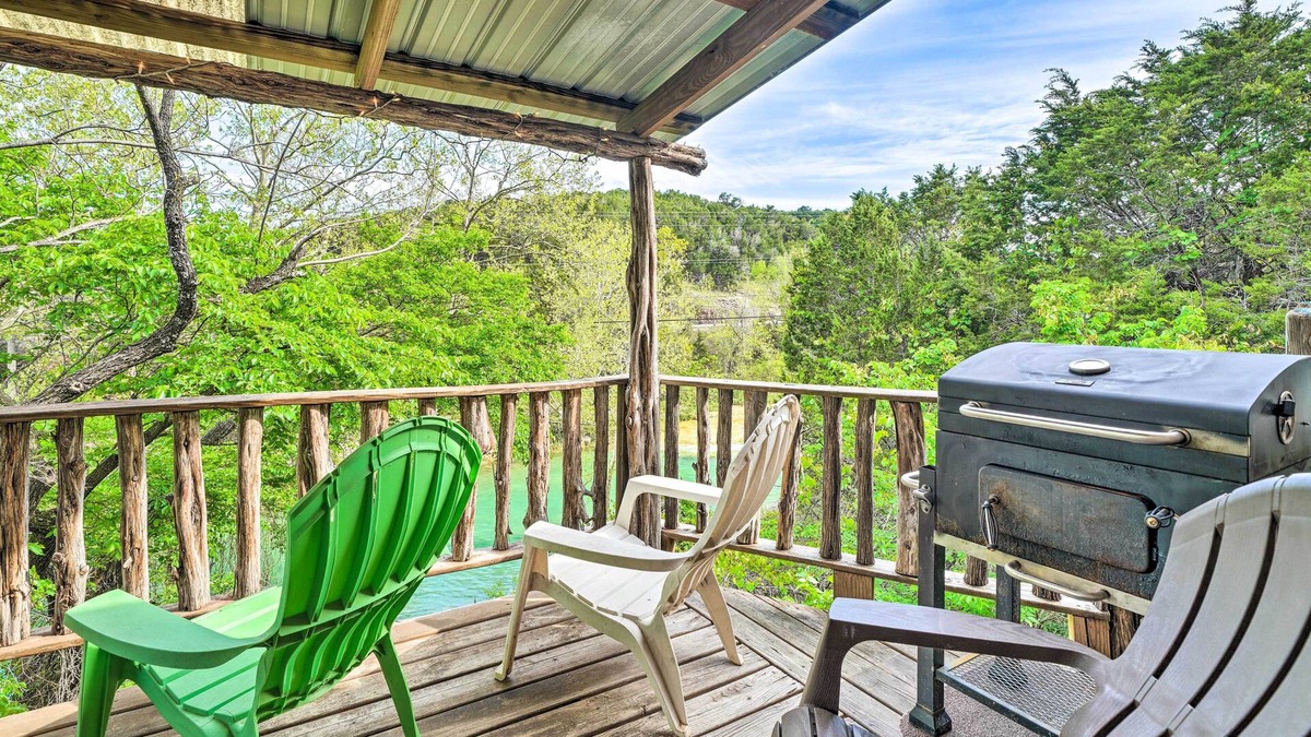 Davis Cabin | 'Cedar Falls Cabin 5': 1/2 Mile to Turner Falls