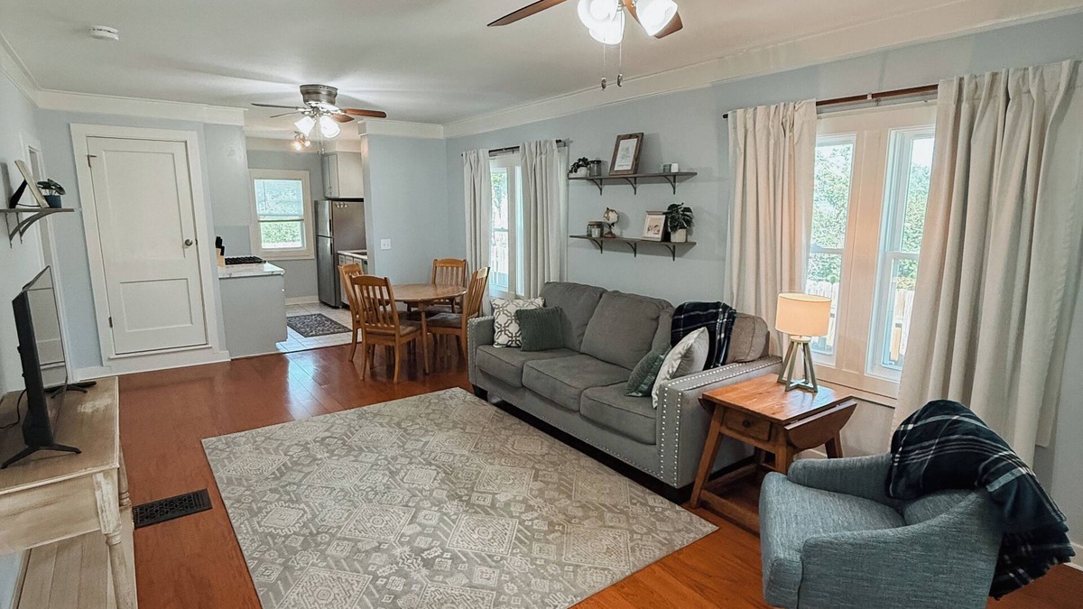 Cedar Falls House | Cedar Falls Home Between Downtown & UNI
