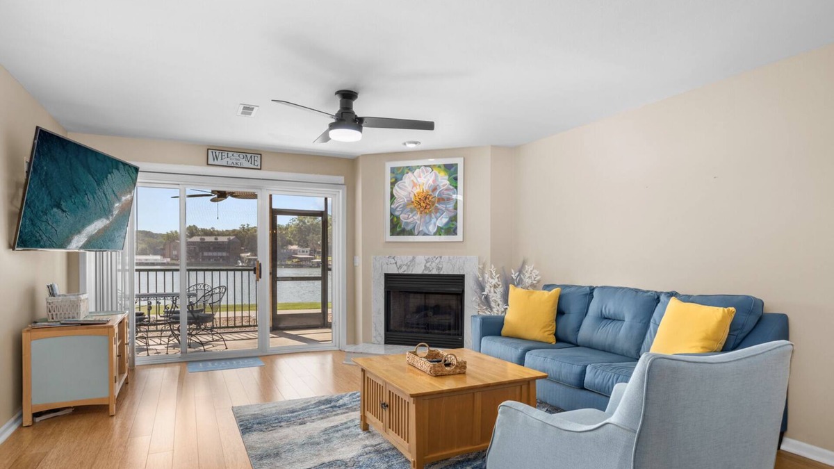 Camdenton Condo | Cedar Glen 238-1I - Lovely Ground Floor Condo with Walkout to Pool!