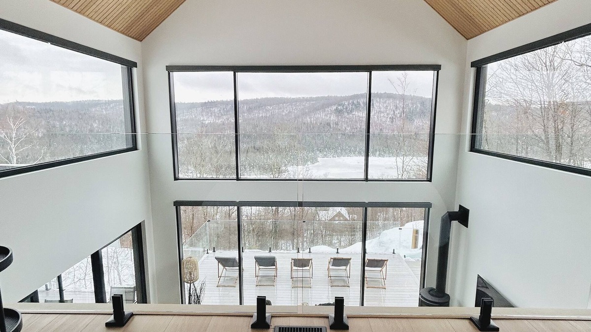 Les Pays-d'en-Haut Regional County Municipality Ski Chalet | Cedar Hills-Sauna and spa in a Scandinavian style chalet mountainside