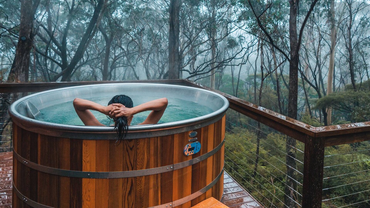 Blackheath Cabin | Cedar Hot Tub in the Treetops Shady Pines Cabin
