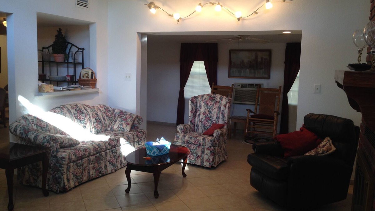 DeLand House | Cedar House Close to Beach, Attractions, Stetson Univ, Sky Dive Deland, fishing