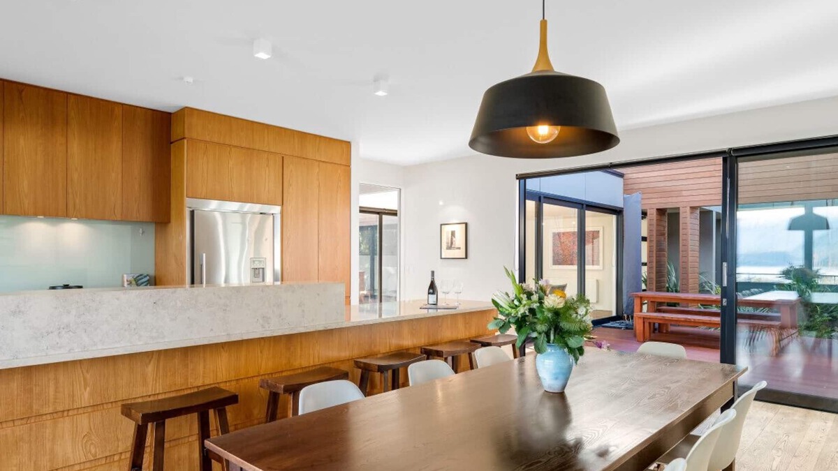 Wanaka House | Cedar House premium holiday home Wanaka