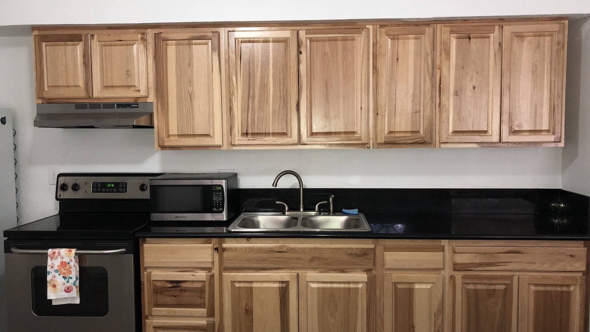 Lakeside Park Hotel | Cedar Inn & Suites
