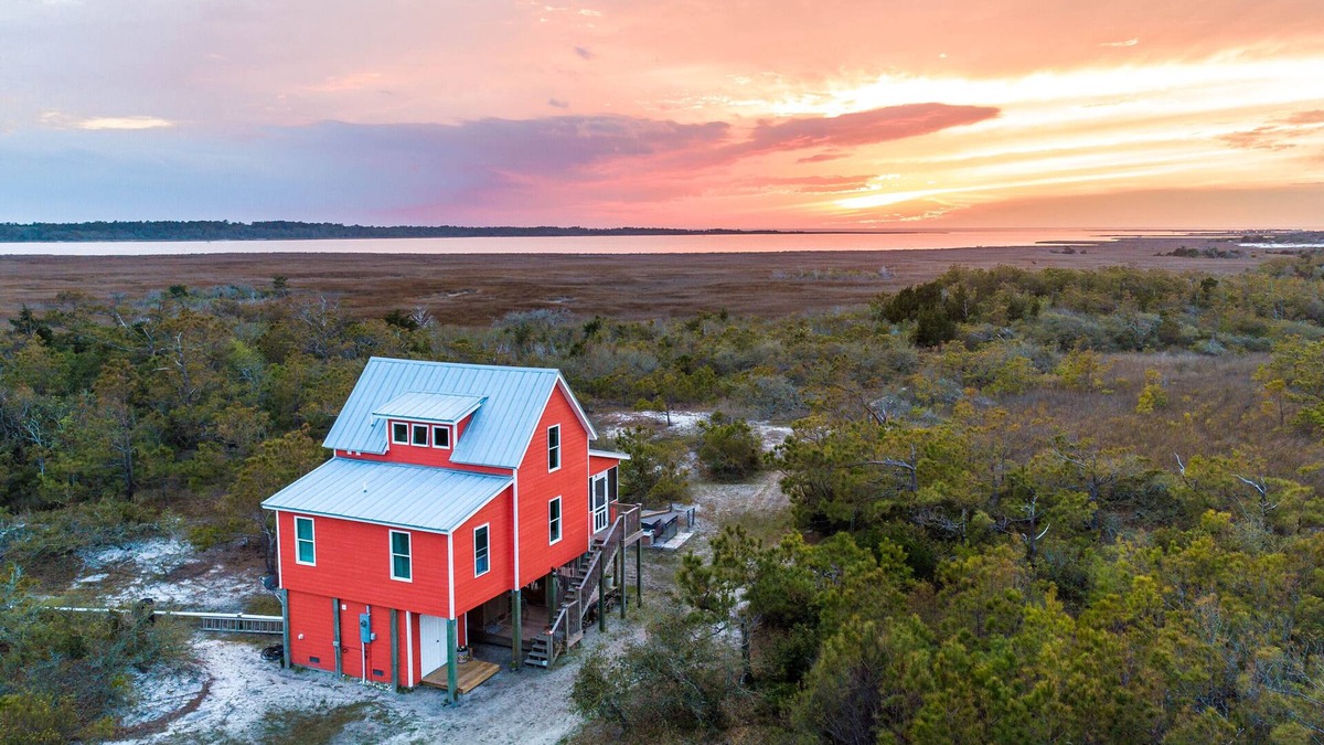 Cedar Island House | Cedar Island Beachfront Cottage