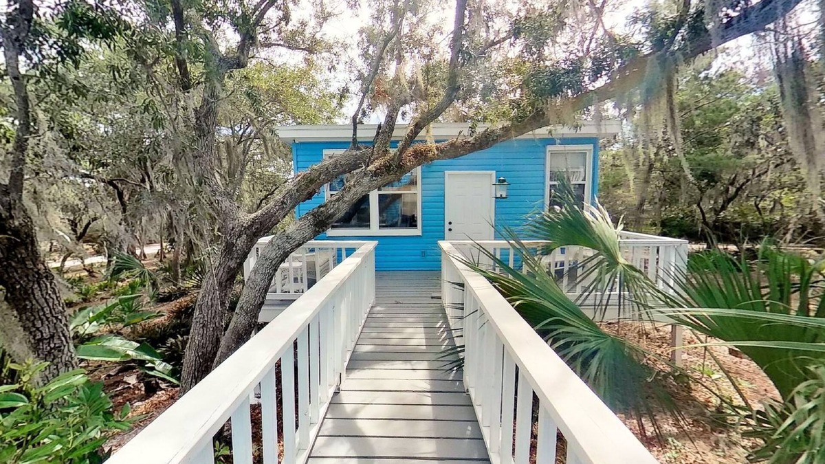 Cedar Key Cottage | Cedar Key IslandCoastalHeavenCottage Kayak to island beach! .Pets stay free!