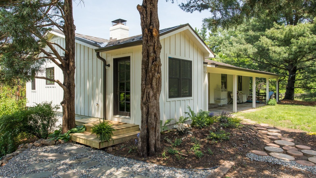 Middleburg Cottage | CEDAR LANE - Private Cottage, Sophisticated Country Charm