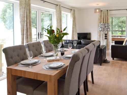 Binsted House | Cedar Lodge