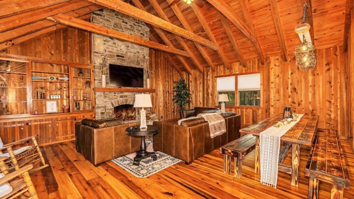Hendersonville House | Cedar Lodge of Music City