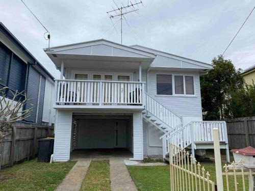 Wynnum House | Cedar Lookout