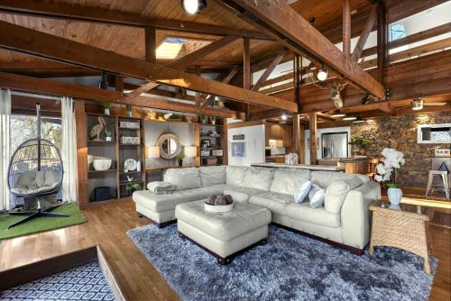 Sunrise Beach House | Cedar Nest - Experience Ozark Magic in Sunrise Beach