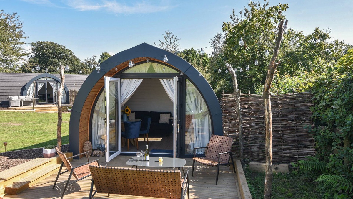 Bridport Cottage | CEDAR, pet friendly, character holiday cottage in Charmouth