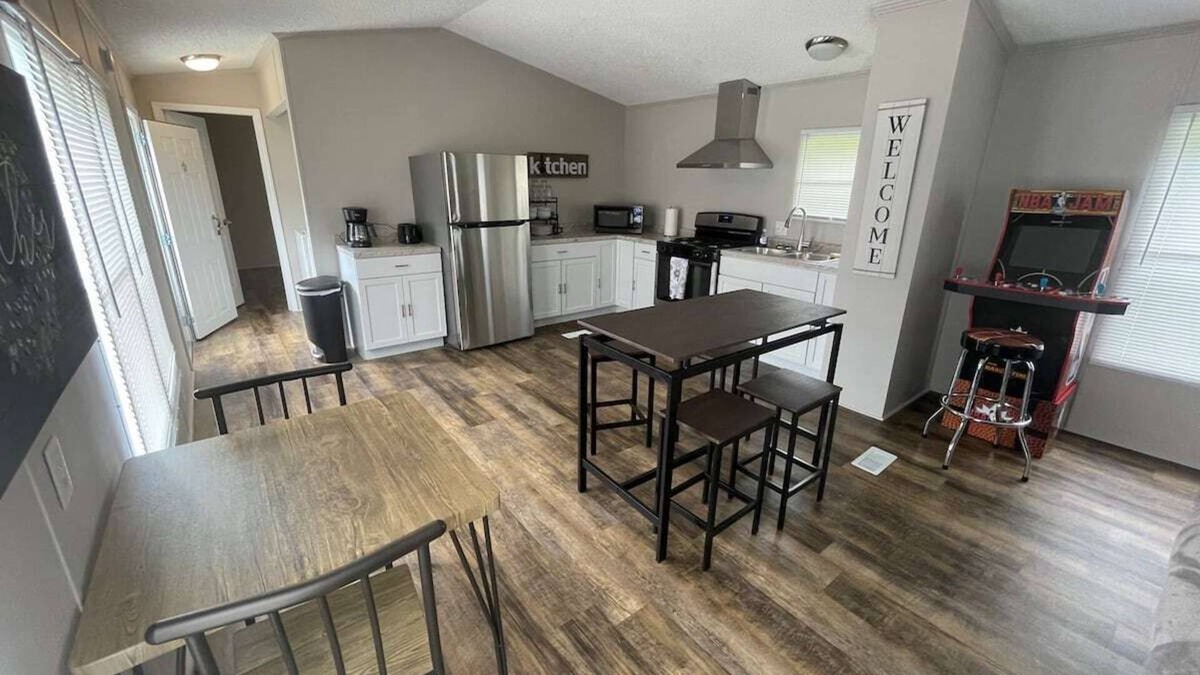 Norwalk House | Cedar Point, Summit Race, Kalahari King Bed with Pop A shot Arcade game