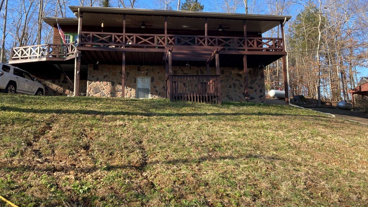 Sugar Tree Cabin | Cedar Retreat Cabin at Sugar Tree on the Tennessee River