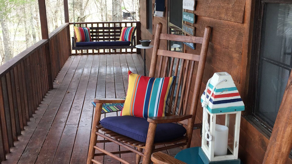 Byrdstown Cabin | Cedar Ridge/Dale Hollow Lake, close to Star Point ,Eagle Cove and Sunset Marinas
