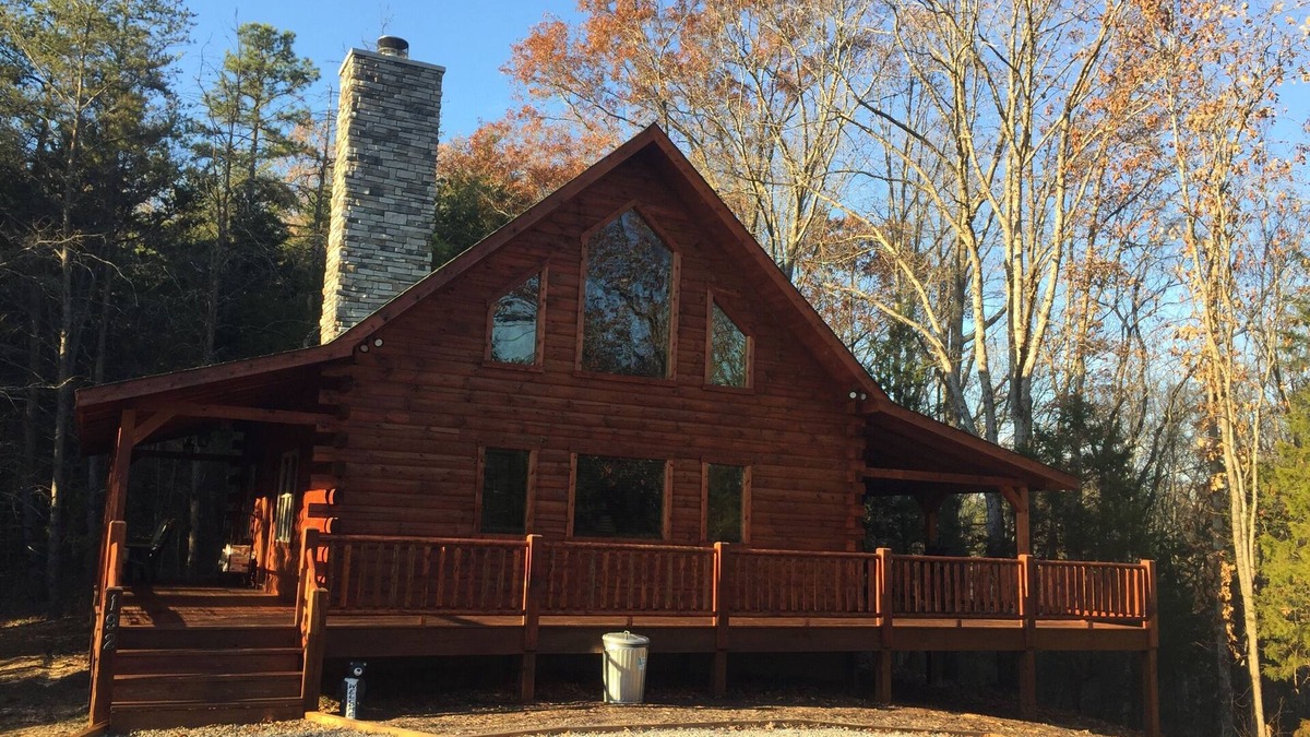 Farmville Cabin | Cedar Ridge Lodge Near High Bridge Trail