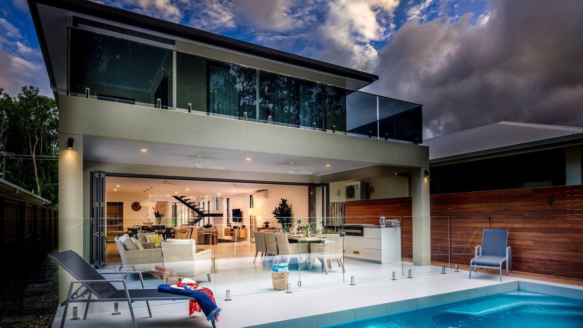 Palm Cove House | Cedar & Sea Perfect Position WINNER 2019 HIA AWARD
