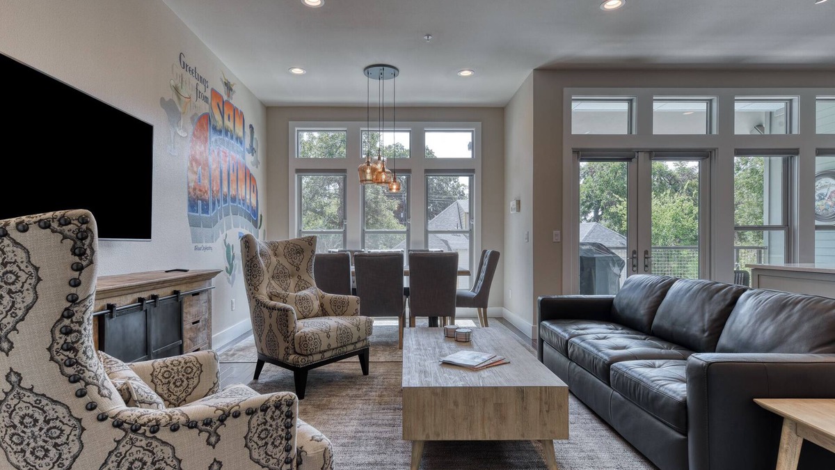 Southtown House | Cedar St. Haven | 3 Bed, 3.5 Bath