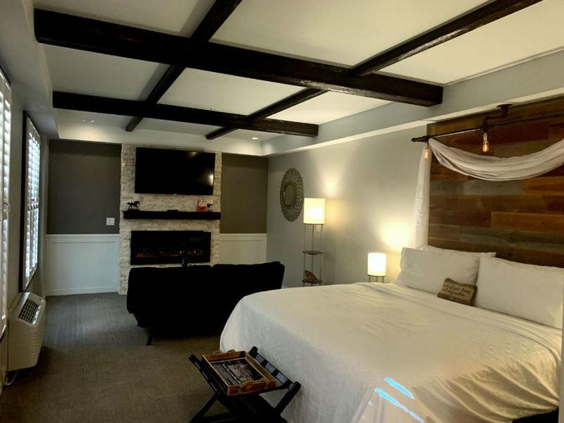 Sandusky Hotel | Cedar Stables Inn & Suites
