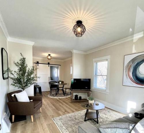 Aksarben - Elmwood Park House | Cedar Street Retreat - Heart of Aksarben!
