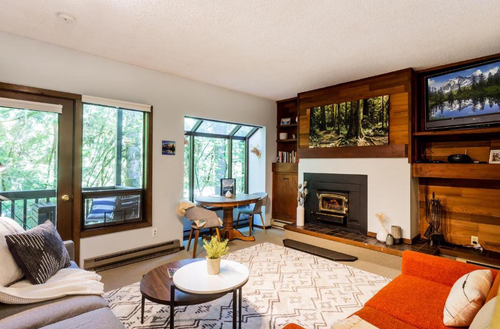 Deming House | Cedar Suite at Snowater