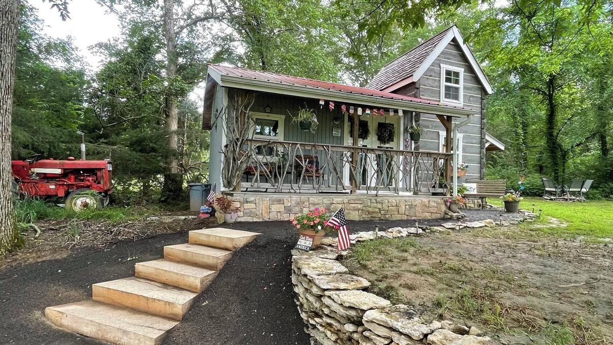 Mount Juliet House | Cedar Twig Cabin: Serene and cozy