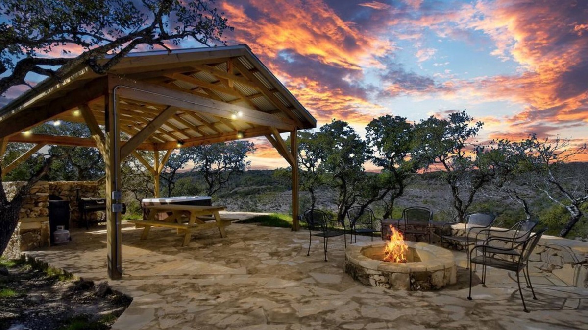 San Marcos Cabin | Cedar Vista-Rustic Luxury INCREDIBLE VIEWS! Hot Tub, Fire Pit, 2 bedrm/2 bath