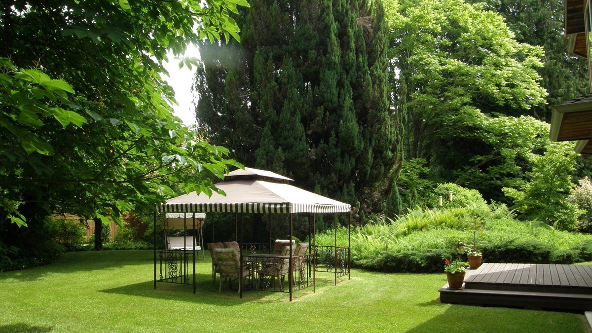 Port Alberni Bed & Breakfast | Cedar Wood Lodge B&B