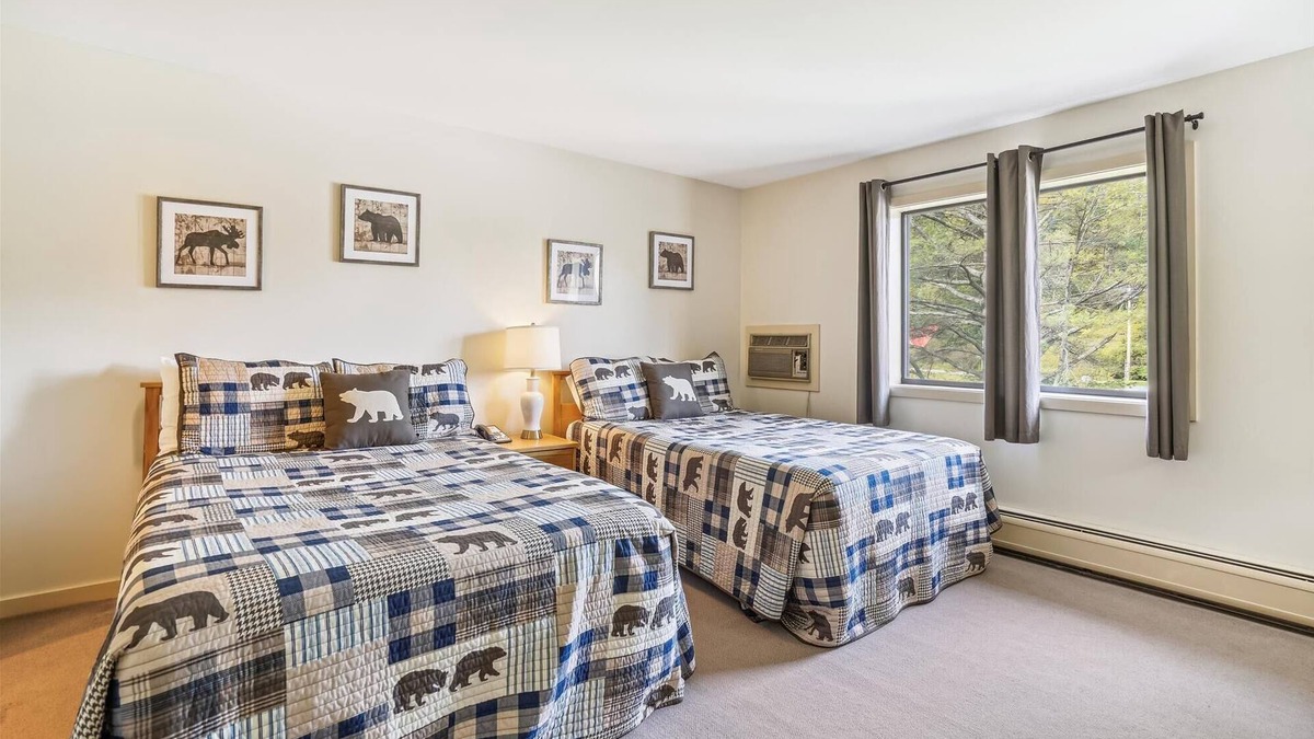 West Bridgewater Hotel | Cedarbrook Hotel Room 2 Doubles 119