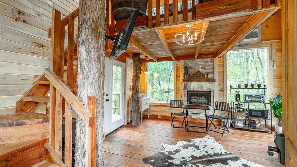 Trenton House | Cedarbrook Treehouse | Hot Tub, Dog Friendly, Private | 1 Bed, 1 Bath