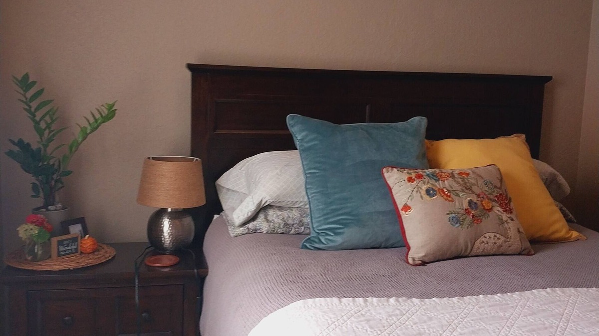 Cedarburg Apartment | Cedarburg apartment in prime location on Washington Ave