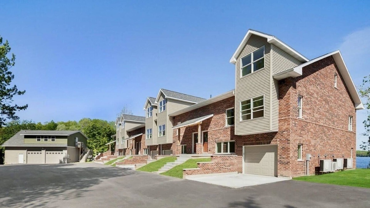 Ludington House | Cedarview Condos