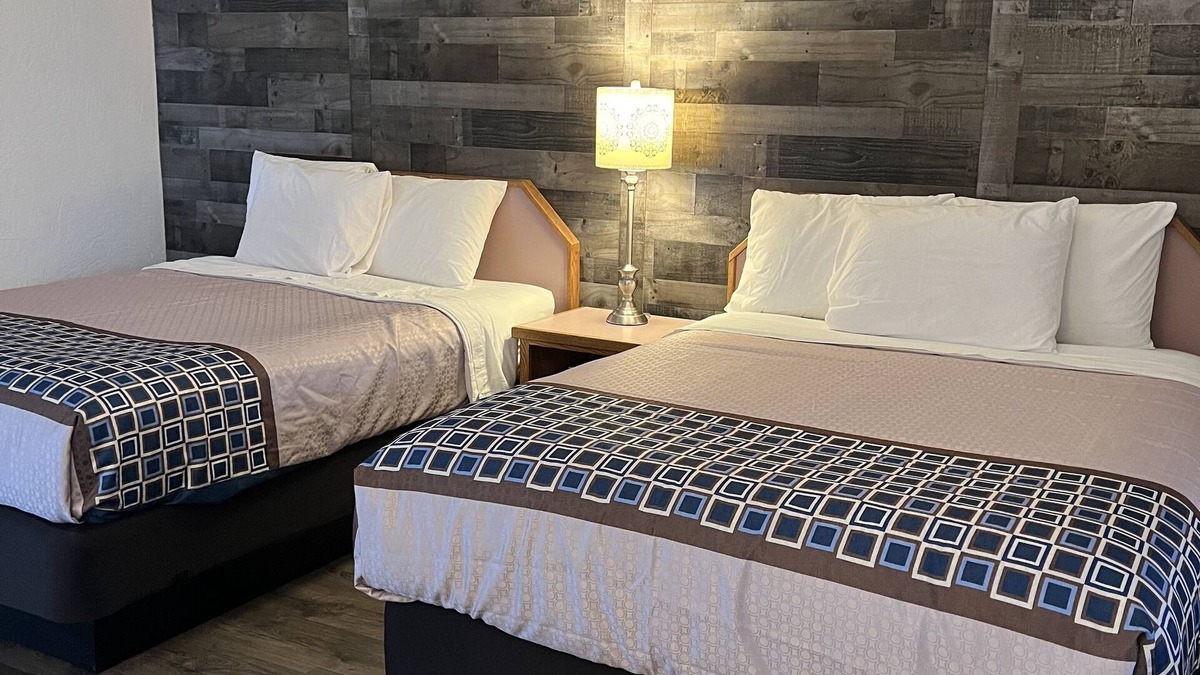 Ashland Hotel | Cedarwood Inn of Ashland