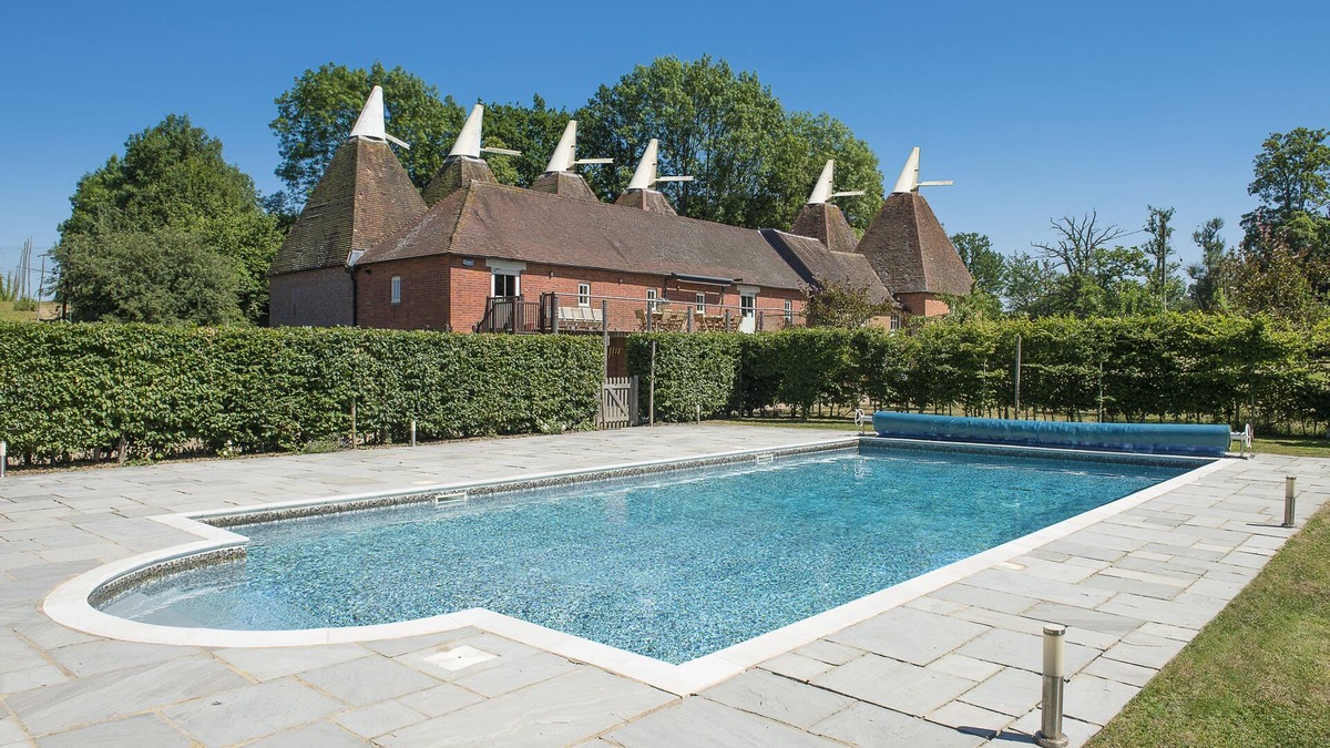 Stonegate House | Celebration House for large groups by Bloom Stays with private swimming pool - sleeps 32