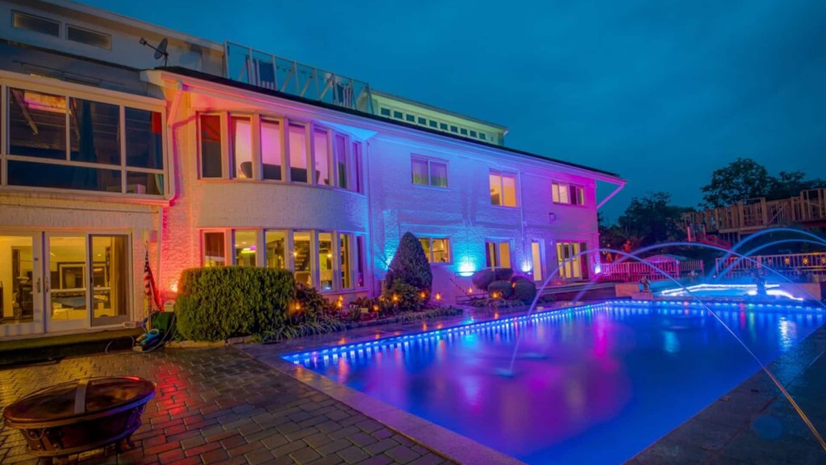 Queens House | Celebrity Retreat | Heated Pool, Gym, STEAM Spa