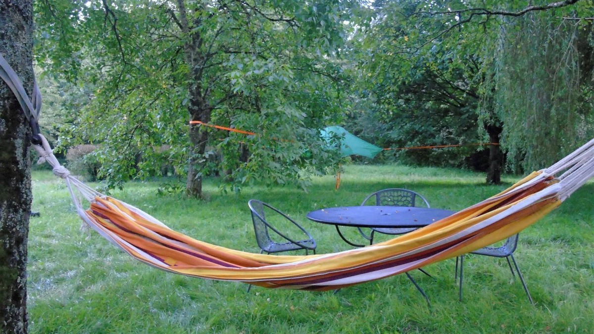Wassy Cabin | Celestial hanging tent
