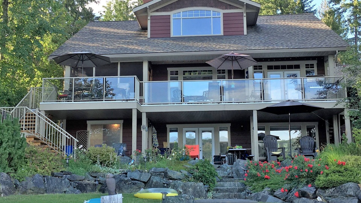 Celista House | Celista Gardens, Large Private Property with Beach, new dock & 2 Mooring Buoys