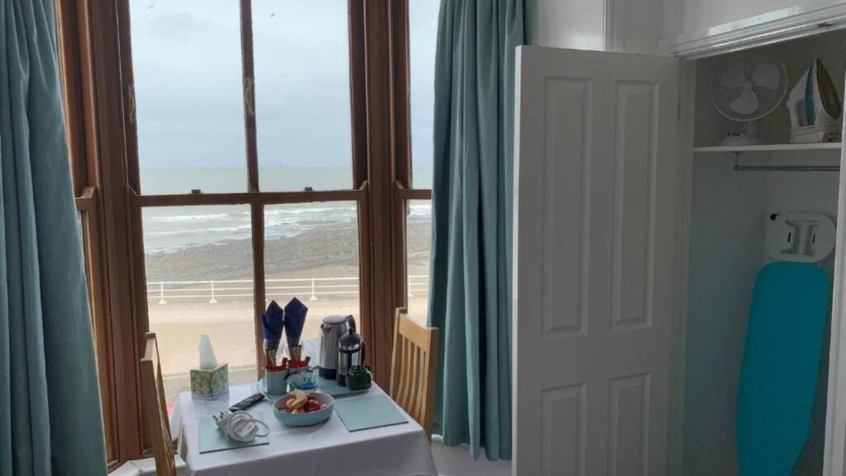 Aberystwyth House | Celtic Bay Guest House